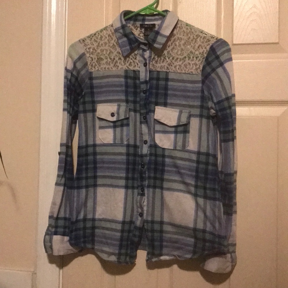 Lace shouldered button up